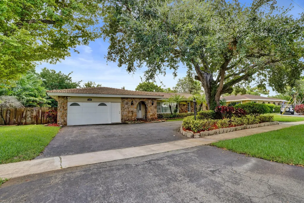 1040 SW 75th Avenue Plantation FL 33317