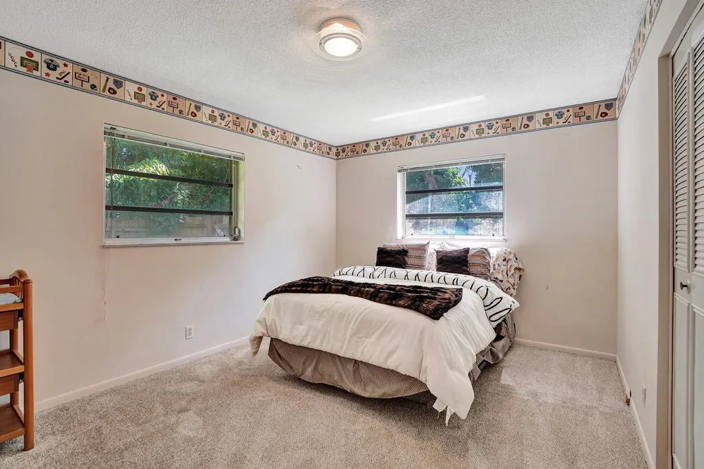 1040 SW 75th Avenue Plantation FL 33317