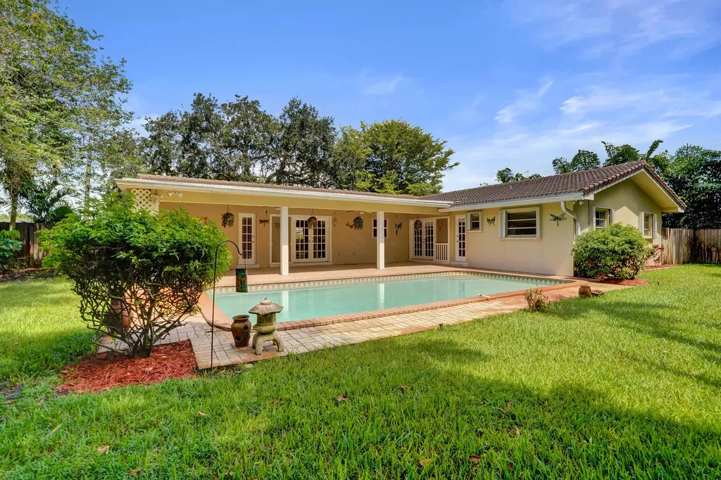 1040 SW 75th Avenue Plantation FL 33317
