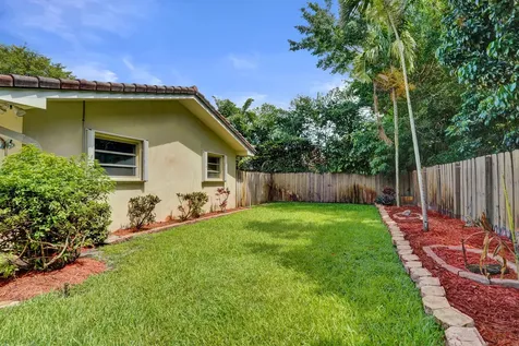 1040 SW 75th Avenue Plantation FL 33317