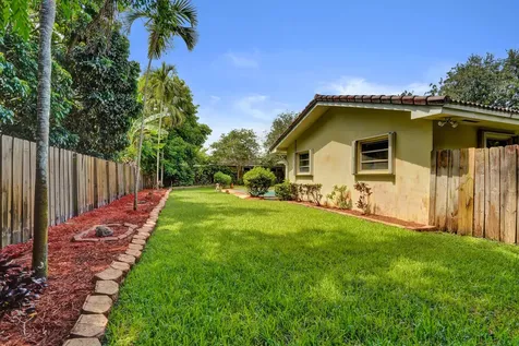 1040 SW 75th Avenue Plantation FL 33317