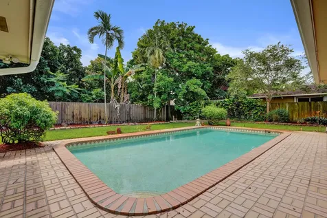 1040 SW 75th Avenue Plantation FL 33317