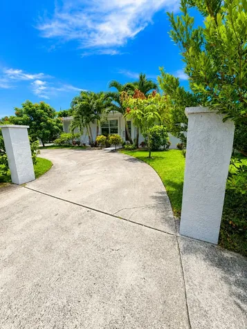 1902 Baythorne Road West Palm Beach FL 33415