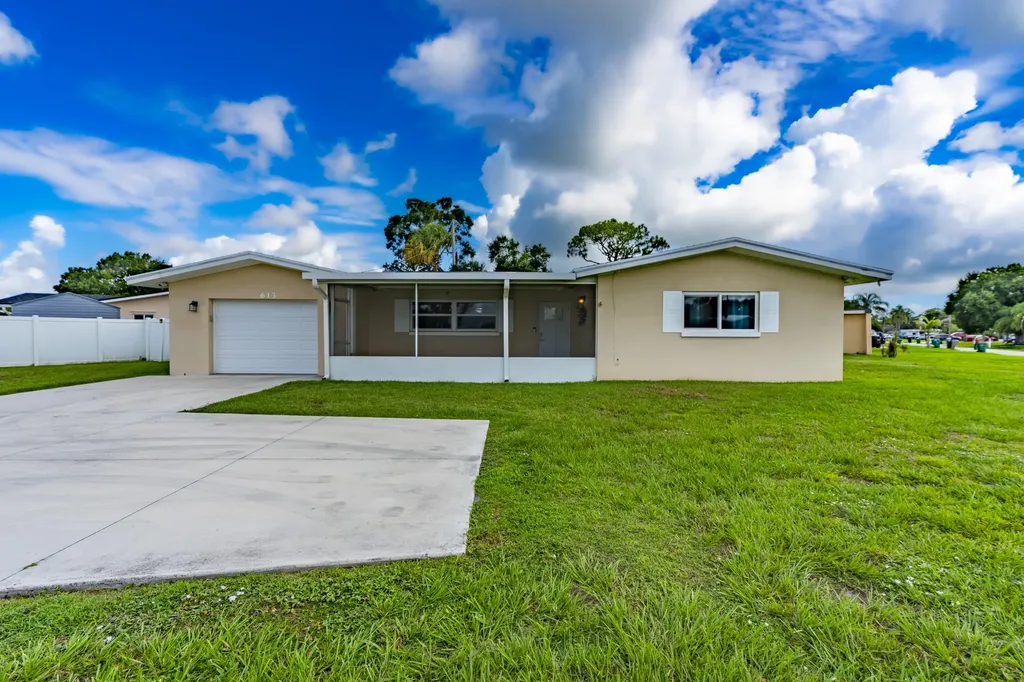 613 Beach Avenue Port St Lucie FL 34952