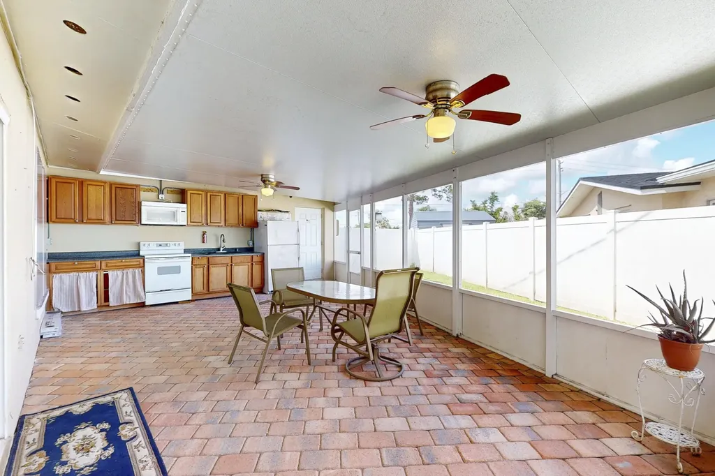 613 Beach Avenue Port St Lucie FL 34952