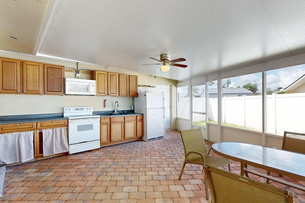 613 Beach Avenue Port St Lucie FL 34952