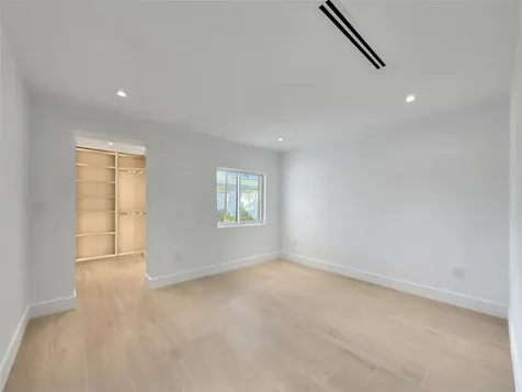 729 NE 17th Terrace Fort Lauderdale FL 33304