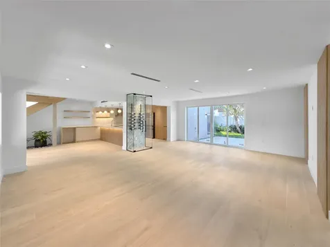 729 NE 17th Terrace Fort Lauderdale FL 33304