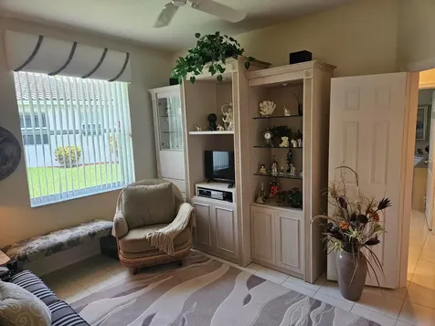 10632 Royal Caribbean Circle Boynton Beach FL 33437