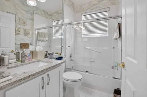 10632 Royal Caribbean Circle Boynton Beach FL 33437