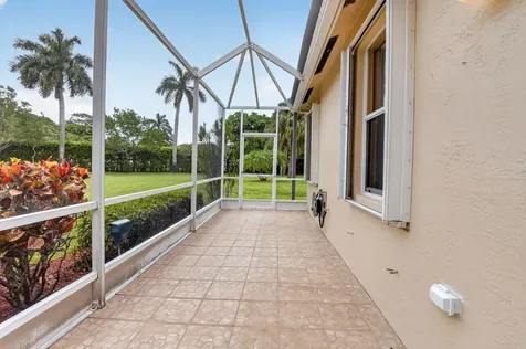 10632 Royal Caribbean Circle Boynton Beach FL 33437