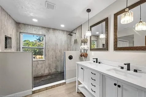 564 Lake June Road Lake Placid FL 33852