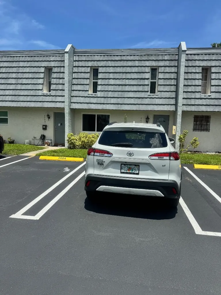 2004 NW 38th Terrace Lauderdale Lakes FL 33311