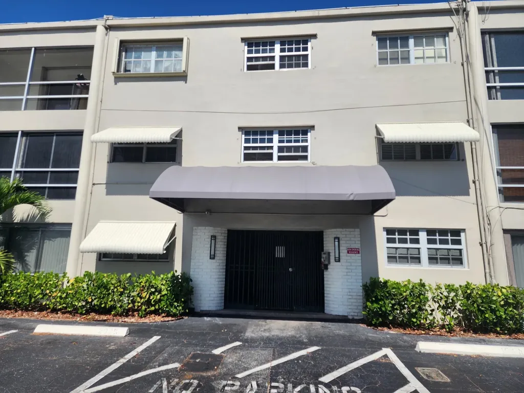2301 NE 14th Street Causeway Pompano Beach FL 33062