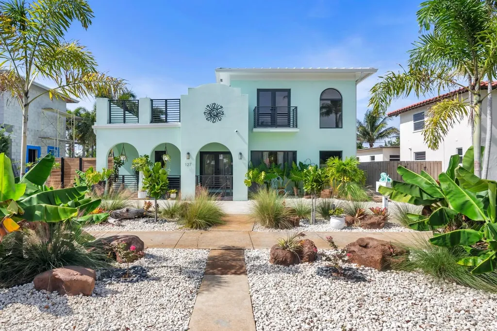 127 Auburn Drive Lake Worth Beach FL 33460