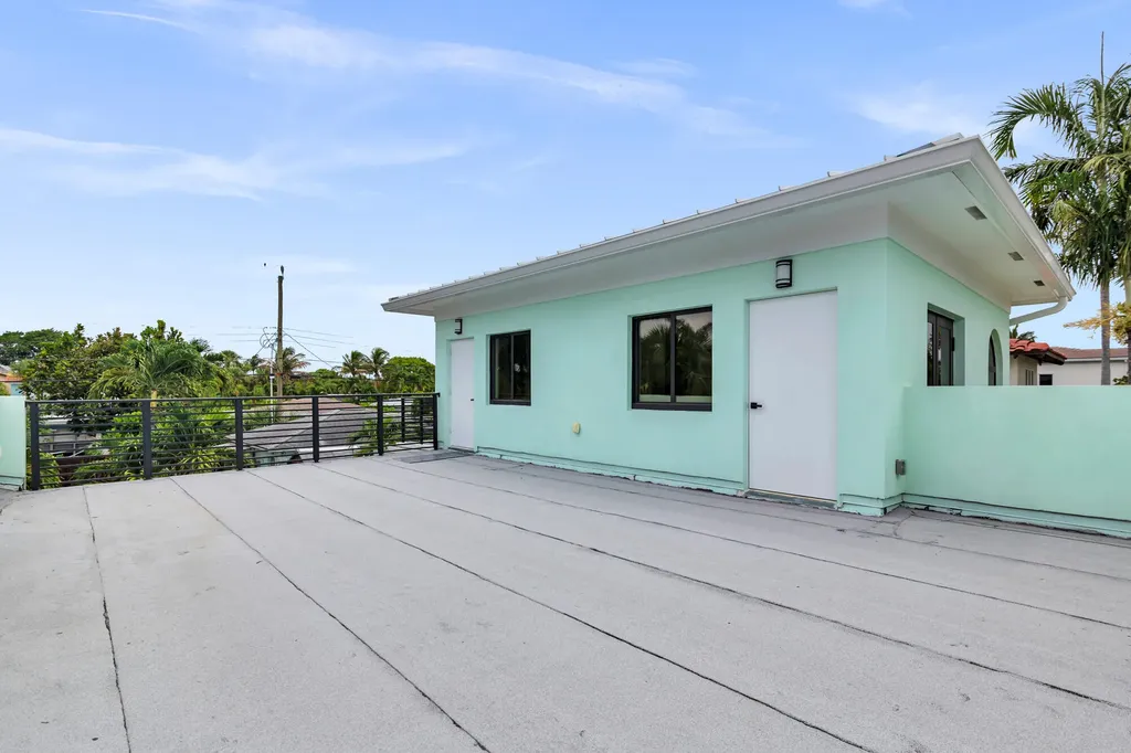127 Auburn Drive Lake Worth Beach FL 33460