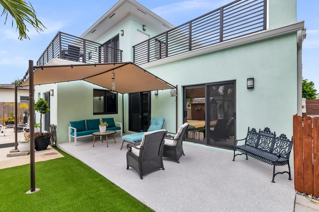 127 Auburn Drive Lake Worth Beach FL 33460