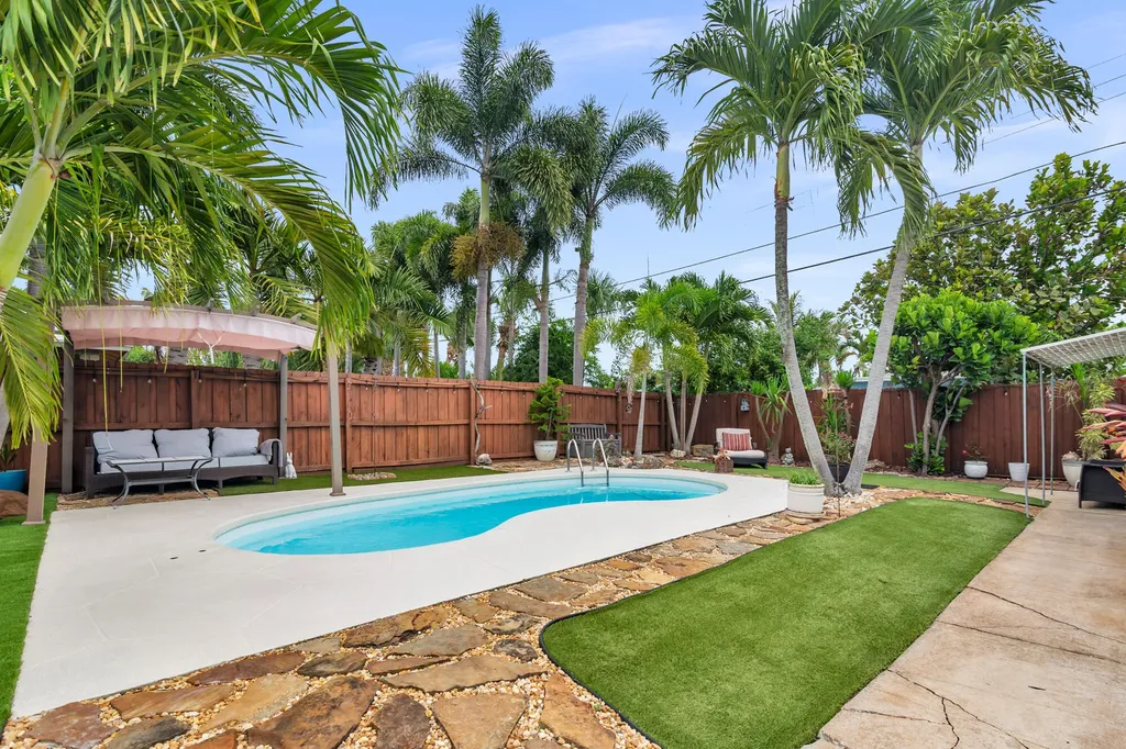 127 Auburn Drive Lake Worth Beach FL 33460