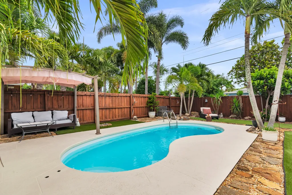 127 Auburn Drive Lake Worth Beach FL 33460