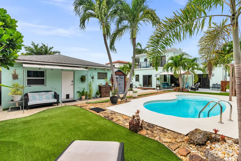 127 Auburn Drive Lake Worth Beach FL 33460