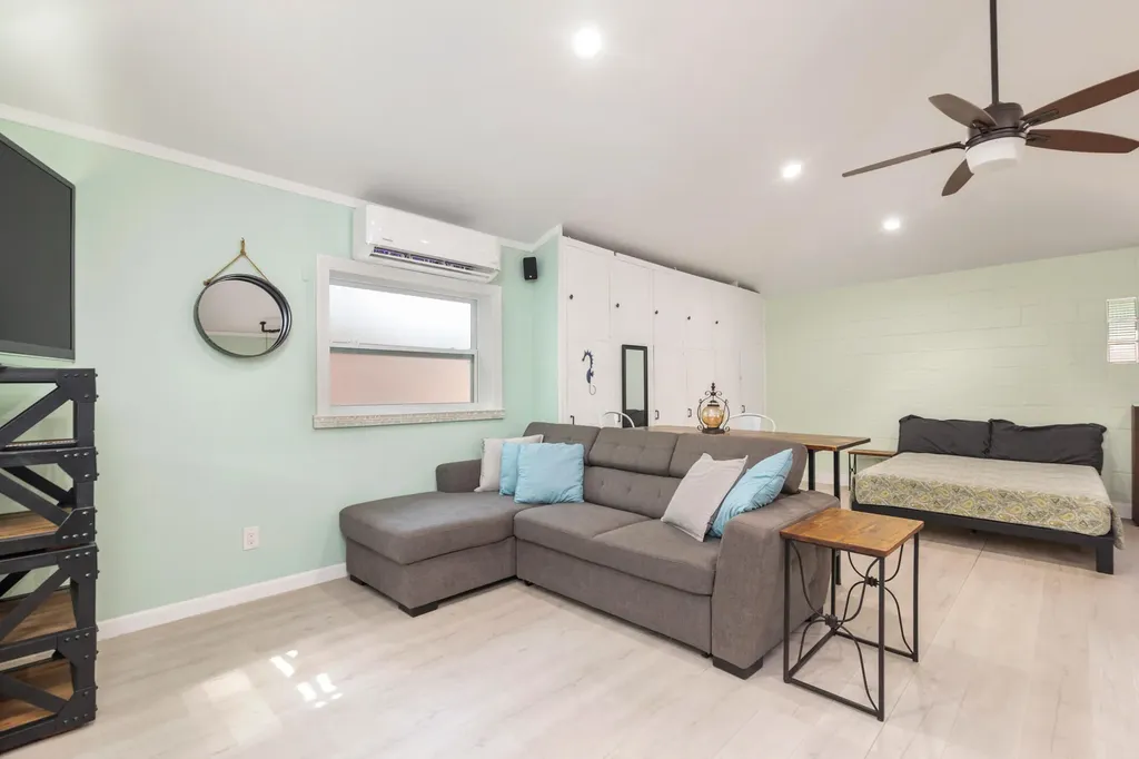 127 Auburn Drive Lake Worth Beach FL 33460