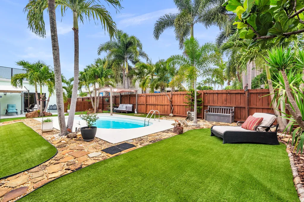 127 Auburn Drive Lake Worth Beach FL 33460