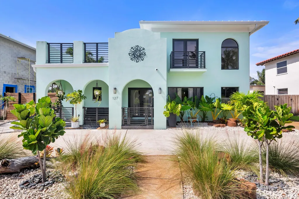 127 Auburn Drive Lake Worth Beach FL 33460