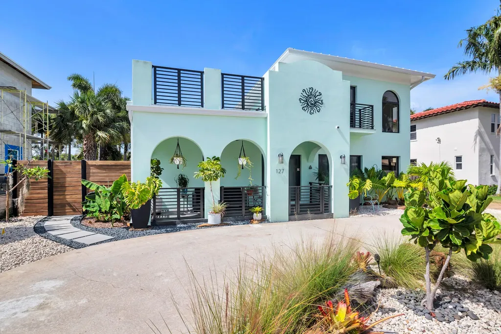 127 Auburn Drive Lake Worth Beach FL 33460