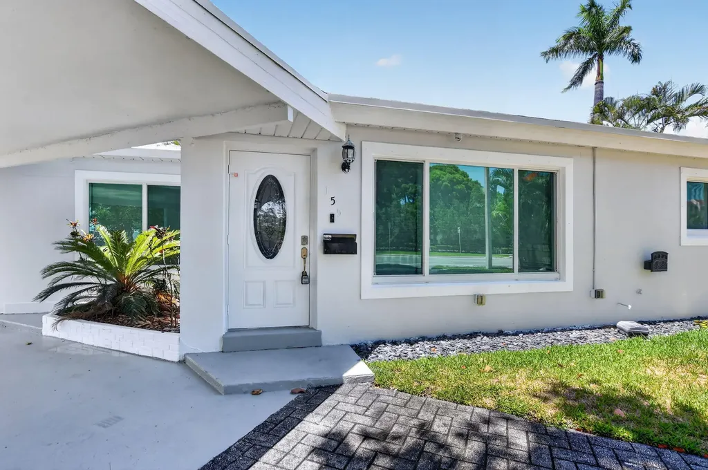 155 NE 20th Street Boca Raton FL 33431