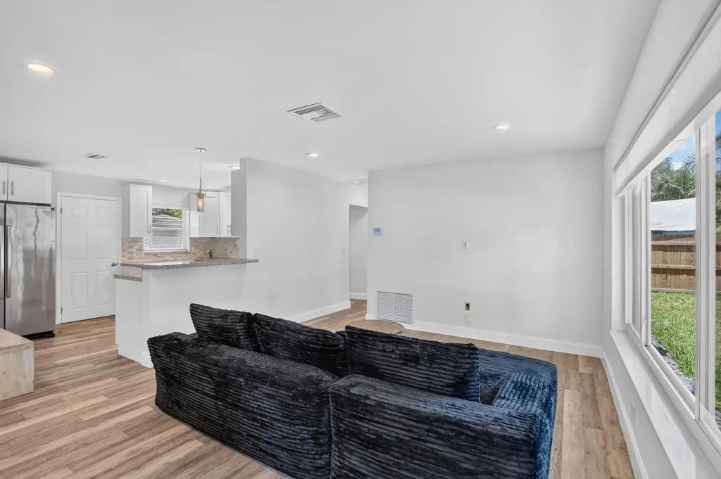 155 NE 20th Street Boca Raton FL 33431