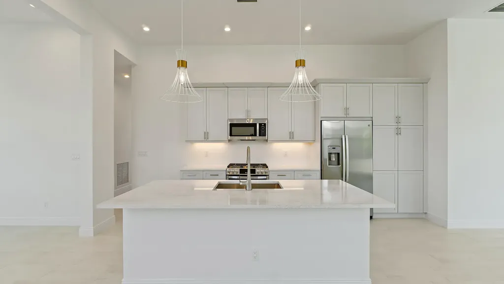204 SE Via Sangro Port St Lucie FL 34952