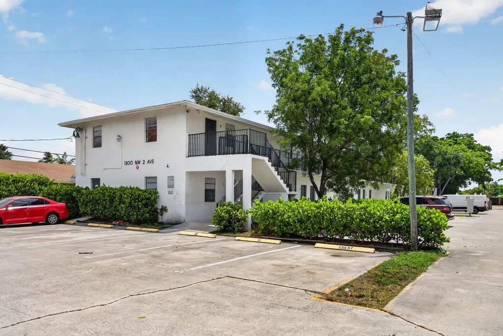 1300 NW 2nd Avenue Pompano Beach FL 33060
