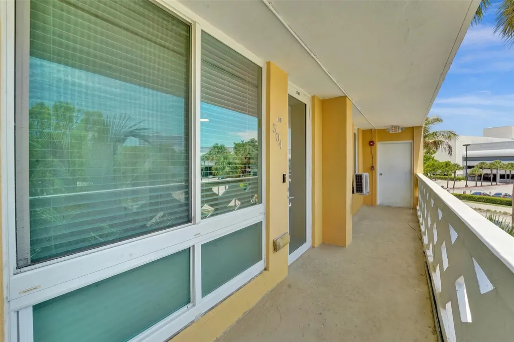 2400 NE 9th Street Fort Lauderdale FL 33304