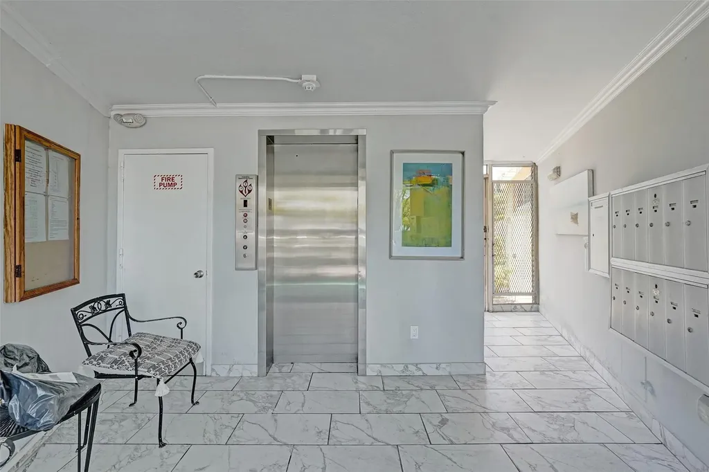 2400 NE 9th Street Fort Lauderdale FL 33304