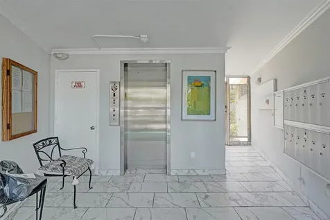 2400 NE 9th Street Fort Lauderdale FL 33304