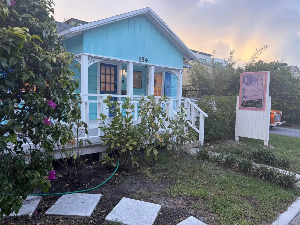 154 NE NE 5th Avenue Delray Beach FL 33483