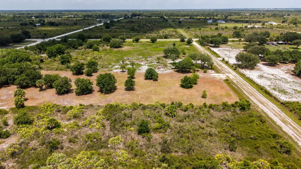 19371 NW 254th Street Okeechobee FL 34972