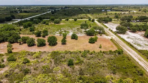 19371 NW 254th Street Okeechobee FL 34972