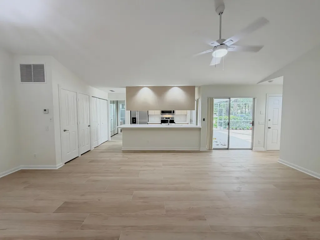 6104 Red Oak Court Palm Beach Gardens FL 33410