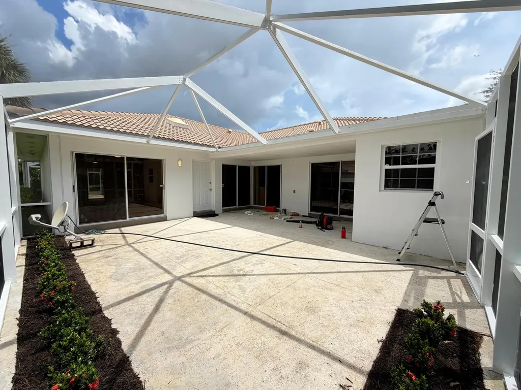 6104 Red Oak Court Palm Beach Gardens FL 33410
