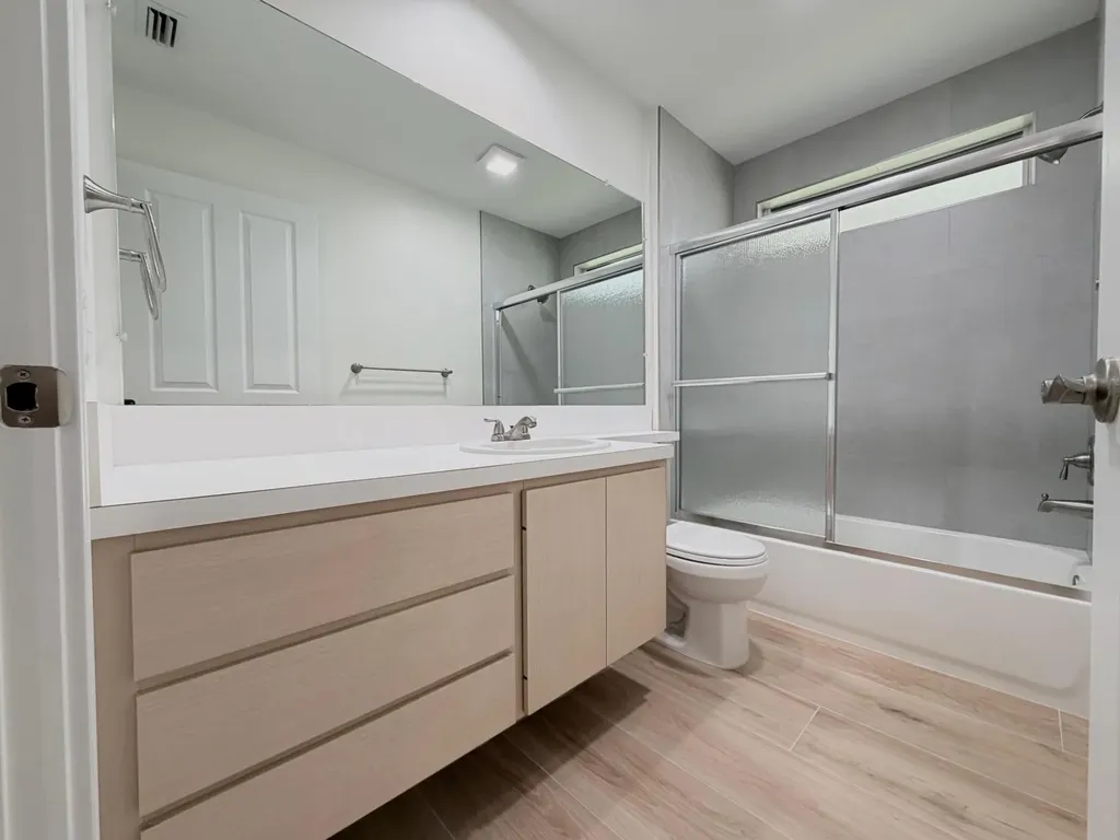 6104 Red Oak Court Palm Beach Gardens FL 33410