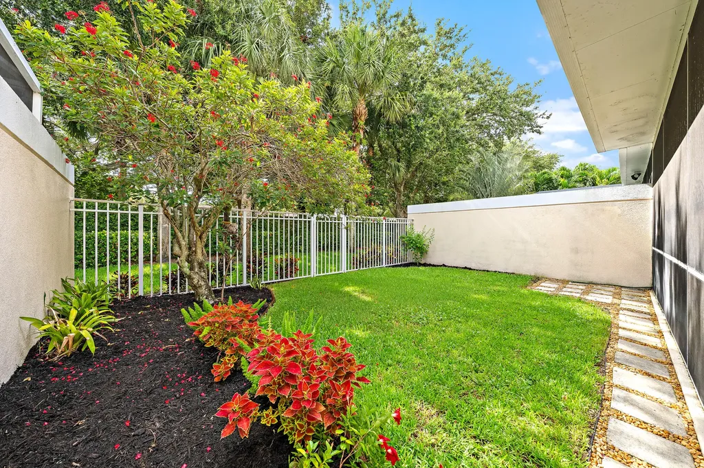 442 Capistrano Drive Palm Beach Gardens FL 33410