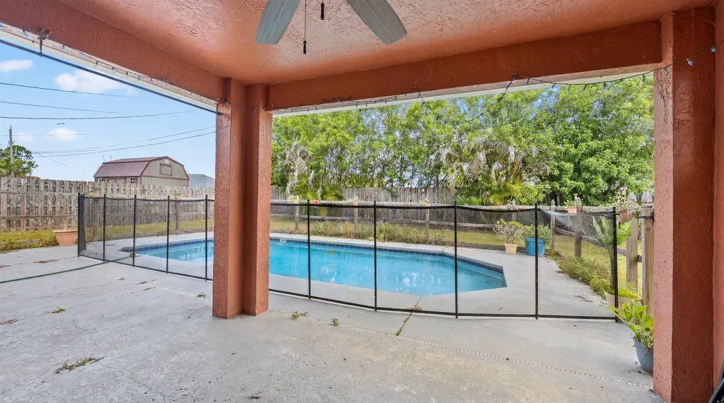 2472 SW Page Circle Port St Lucie FL 34953
