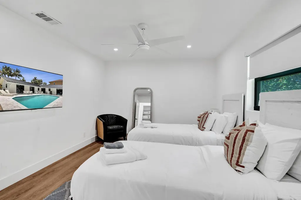 933 Banyan Drive Delray Beach FL 33483