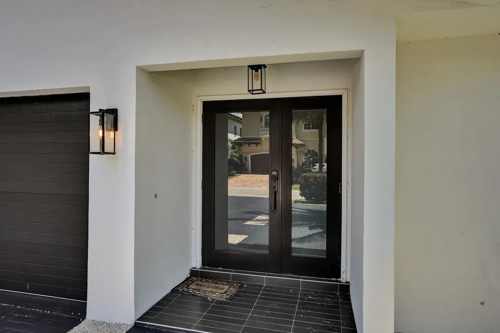 933 Banyan Drive Delray Beach FL 33483
