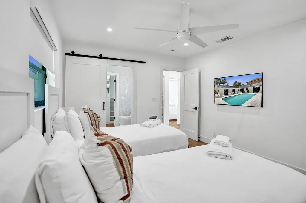 933 Banyan Drive Delray Beach FL 33483