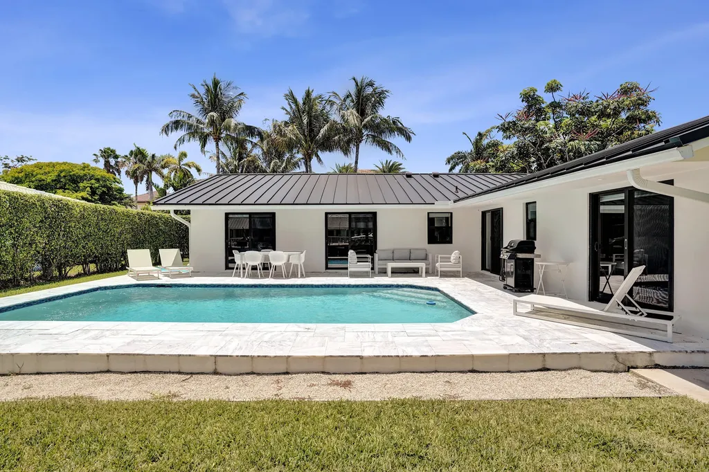 933 Banyan Drive Delray Beach FL 33483