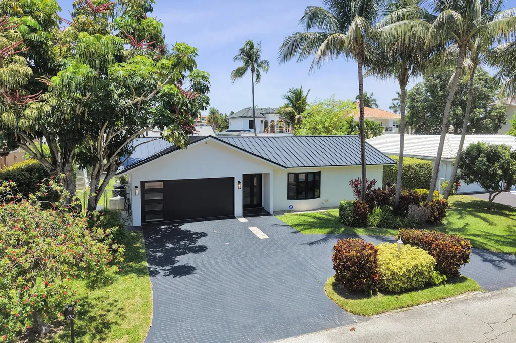 933 Banyan Drive Delray Beach FL 33483