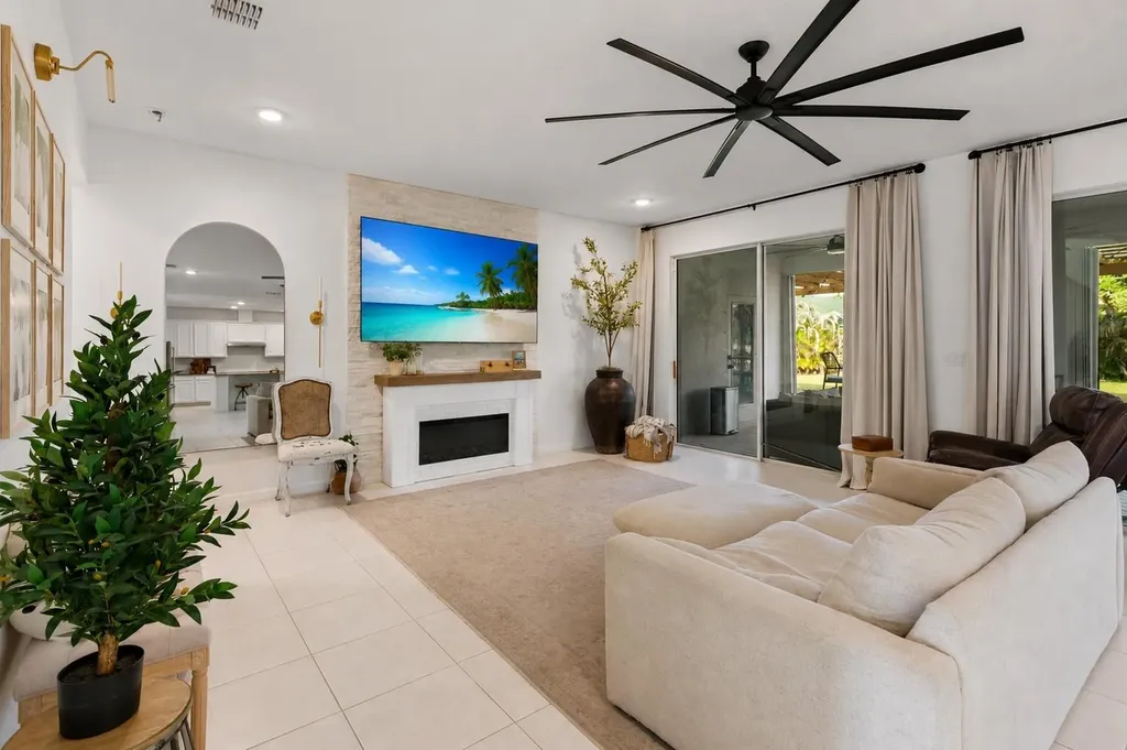 5648 NW Lorna Court Port St Lucie FL 34986