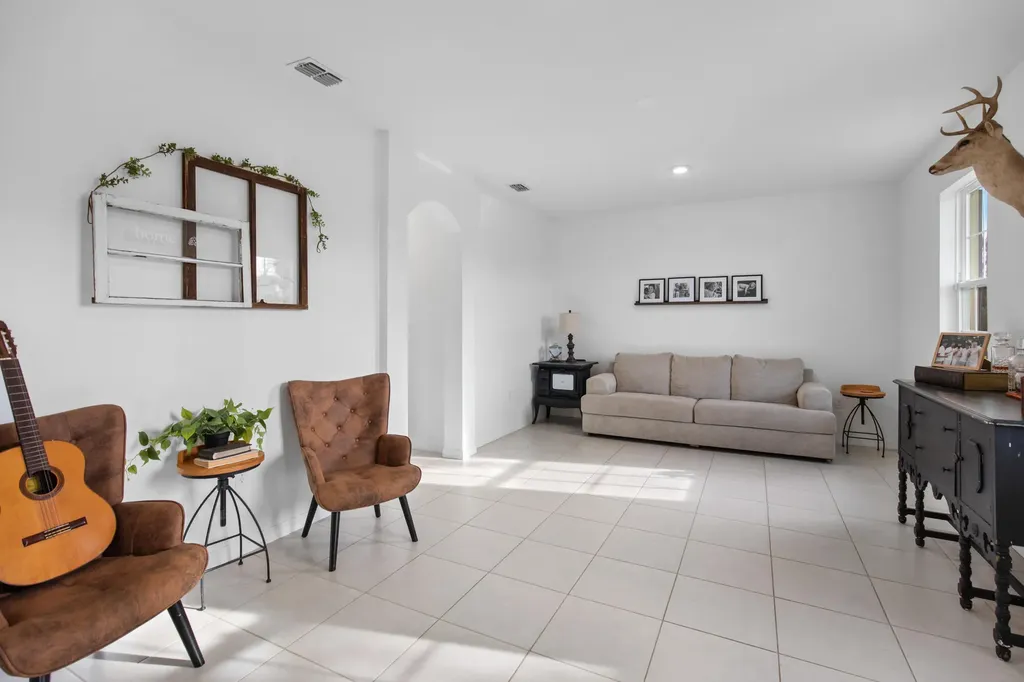 5648 NW Lorna Court Port St Lucie FL 34986